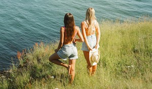 Ethical Fashion Brands Are Struggling: Free & Paid Ways to Help