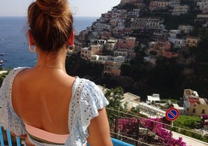 How to Be Sustainable With Your Clothes on Holiday
