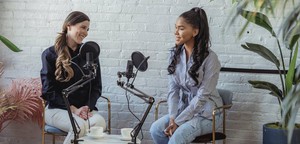 9 Best Sustainable Fashion Podcasts (& How to Choose)