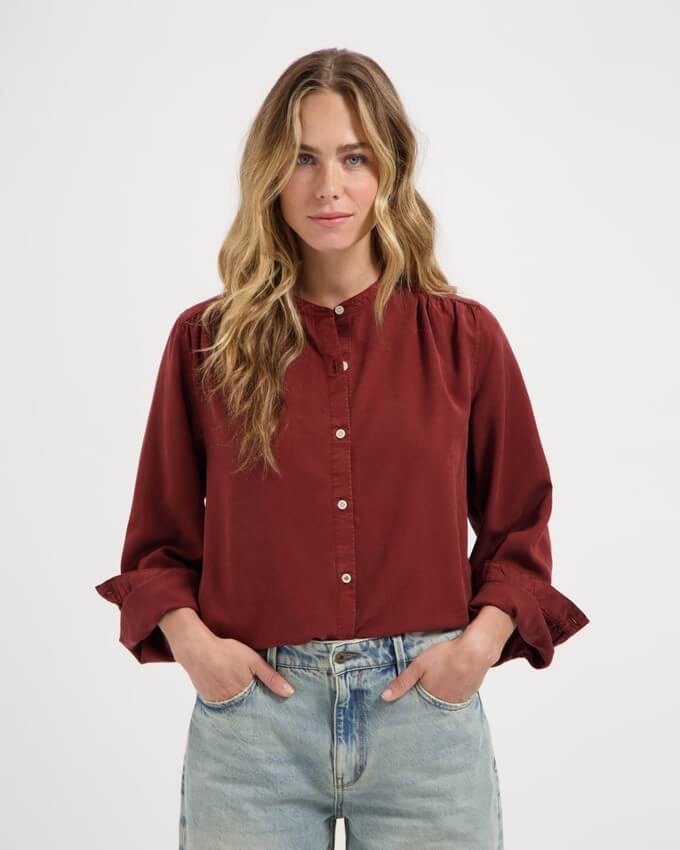 Button-up as an autumn fashion staple