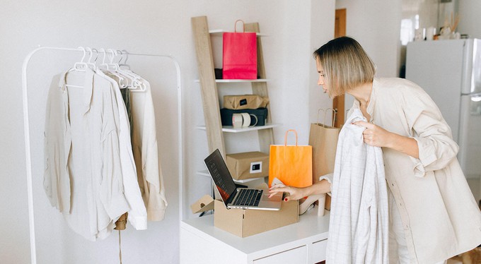 How to Digitise Your Wardrobe & Make the Most of It [Best Apps