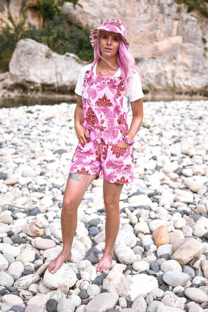 Dungarees as part of a sustainable summer outfit