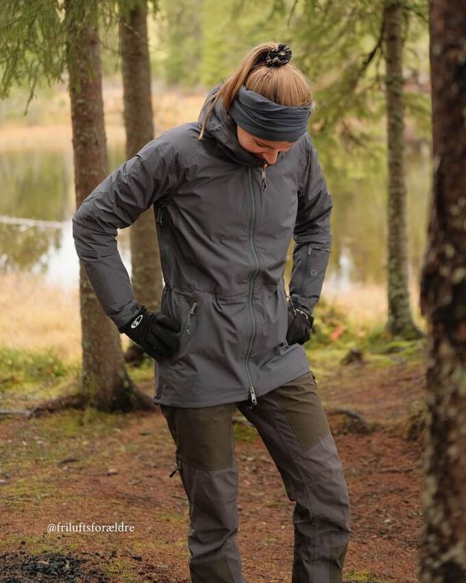 All-weather clothing and trekking clothing