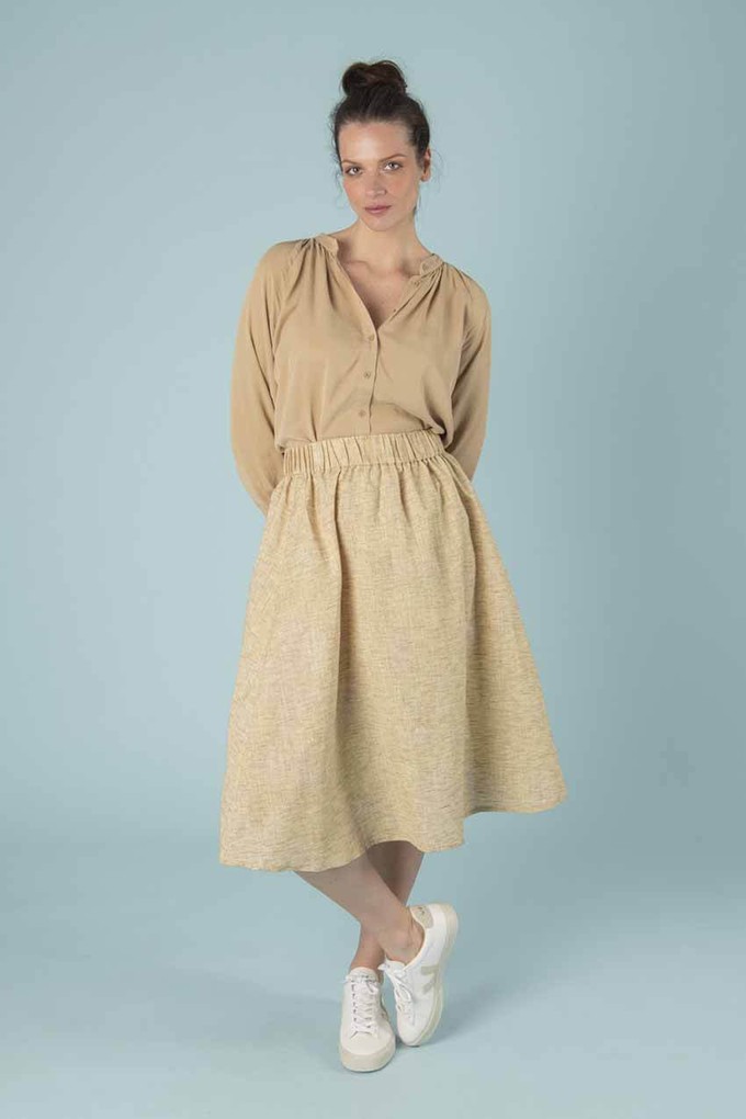 Оливковая макси-юбка из желтой льняной ткани