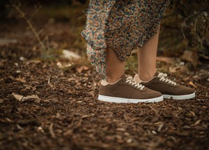 Seeker for Women Dark Brown from 8000kicks