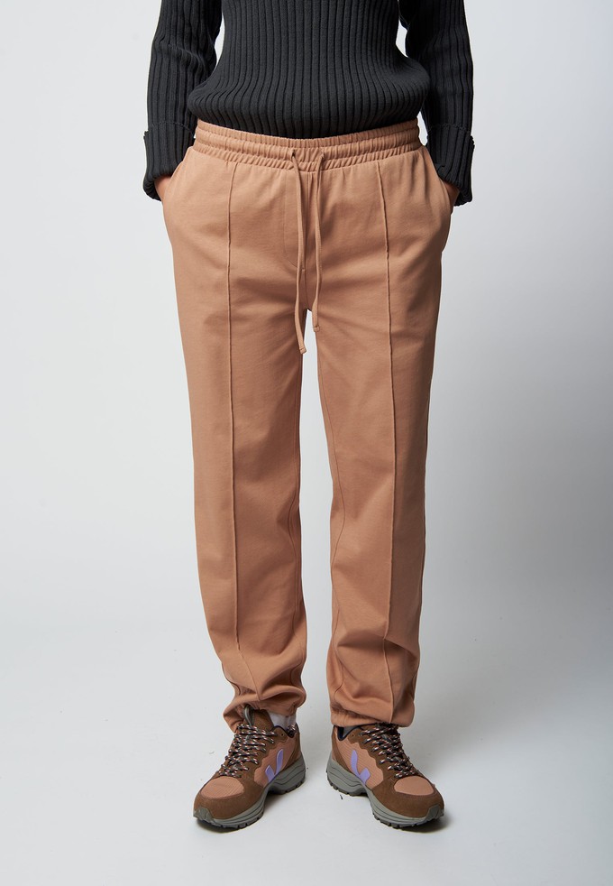 Organic cotton pants SIDE in camel from AFORA.WORLD