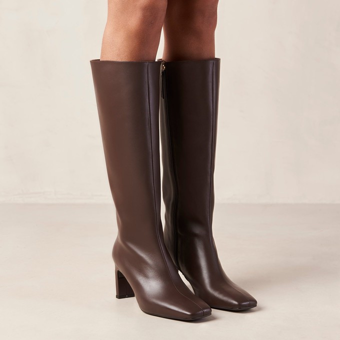 Coffee best sale brown boots