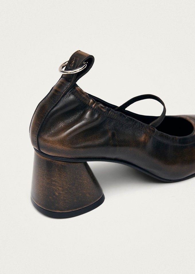Rhiane Vintage Effect Brown Leather Pumps from Alohas