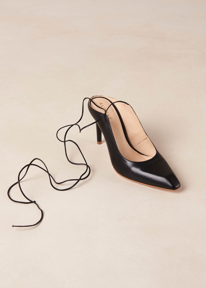 Avery Black Leather Pumps from Alohas