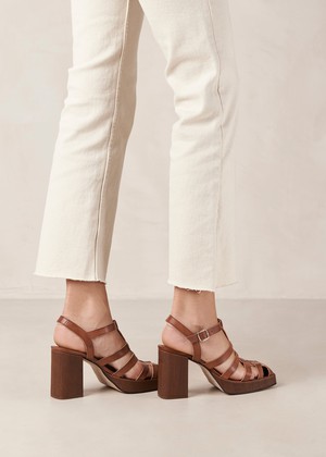 Rollers Caramel Sandals from Alohas