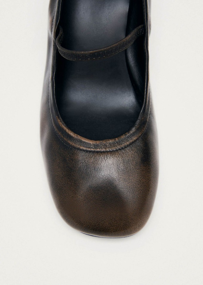 Rhiane Vintage Effect Brown Leather Pumps from Alohas