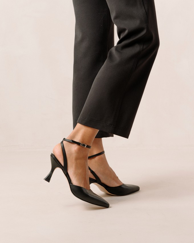 Cinderella Black Leather Pumps from Alohas