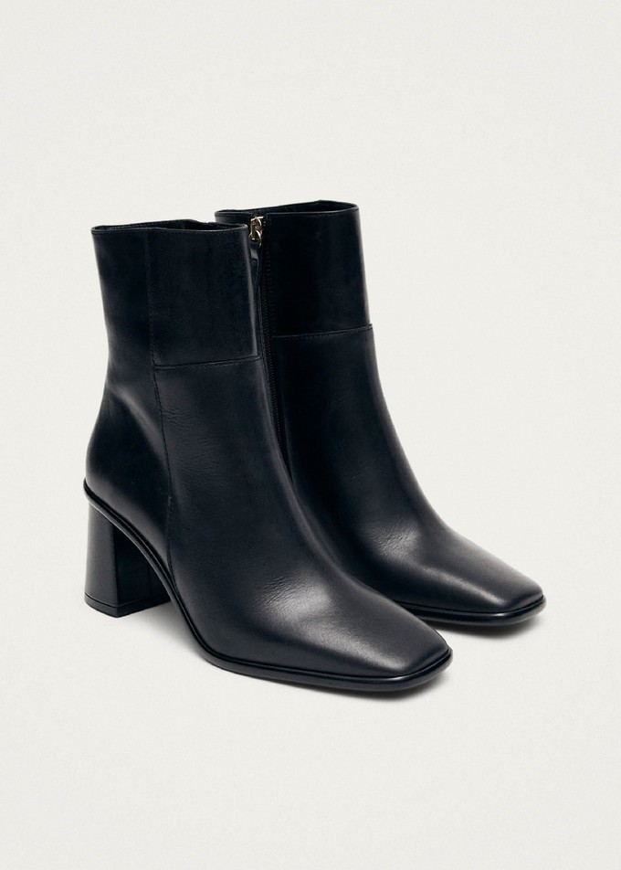 West Vintage Total Black Leather Ankle Boots from Alohas