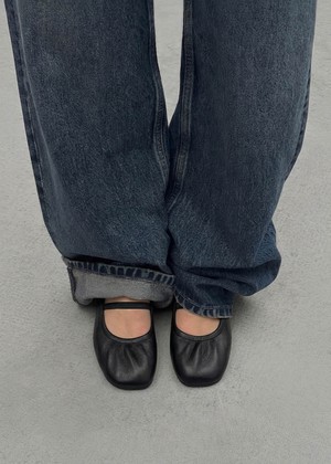 Rhiane Black Leather Pumps from Alohas