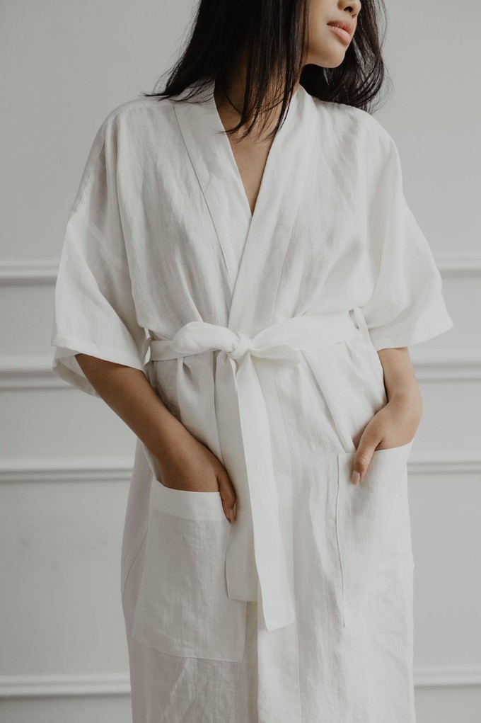 Linen bathrobe Midnight Size 1 White from AmourLinen