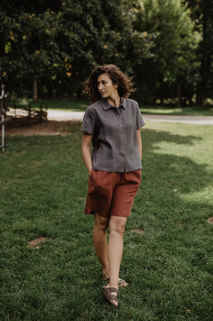 Linen shirt SCARLETT in Charcoal S | sale from AmourLinen