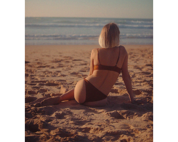 Leona Bikini Bottom from Anekdot