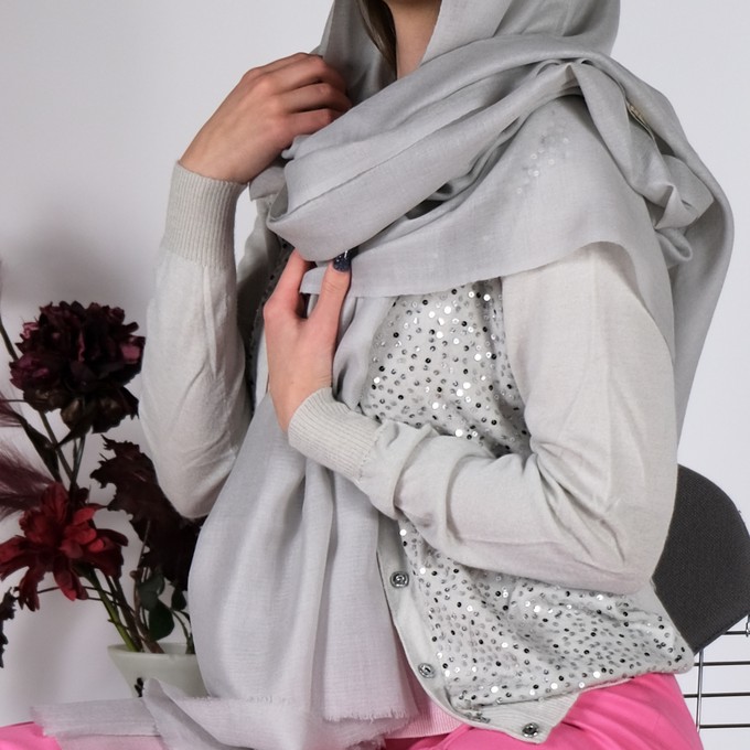 Large Grey Cashmere Scarf from Asneh