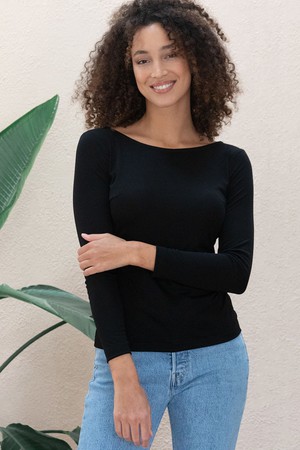 T-shirt Jasmin black long sleeves from avani apparel