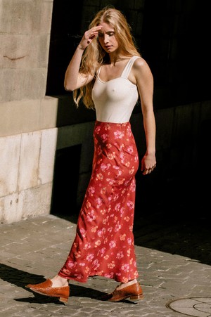 Skirt Iris red from avani apparel