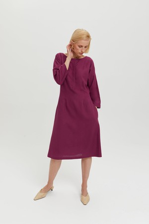 Lusin | Midi-Leinenkleid mit Knopfleiste in Lila from AYANI