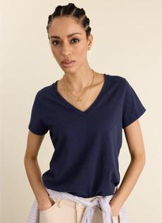 Hanorah Organic V-Neck Tee via Baukjen