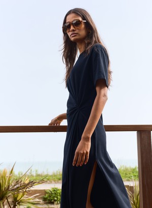 Alith T-Shirt Twist Dress from Baukjen