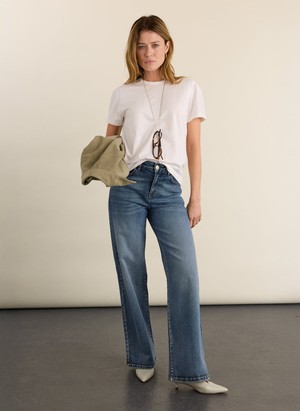 Maddi Crew Neck Tee from Baukjen