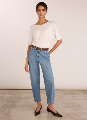 Carrie Relaxed Boat Neck Tee from Baukjen