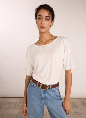 Carrie Relaxed Boat Neck Tee from Baukjen
