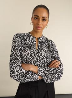 Sam Button Down Blouse via Baukjen