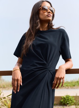 Alith T-Shirt Twist Dress from Baukjen