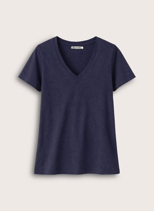Hanorah Organic V-Neck Tee from Baukjen