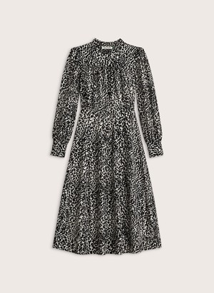 Essie Strong Shoulder Dress from Baukjen