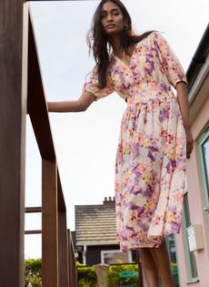 Lina Printed Midi Dress via Baukjen