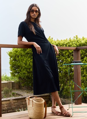 Alith T-Shirt Twist Dress from Baukjen