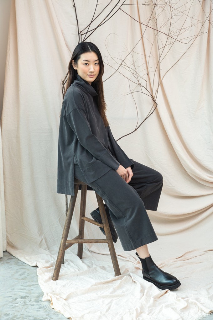 Glenn Organic Cotton Felpe Sweatshirt in Charcoal Stonewash from Beaumont Organic
