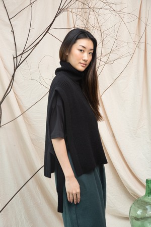 Kanon Recycled Wool Knitted Vest in Black from Beaumont Organic