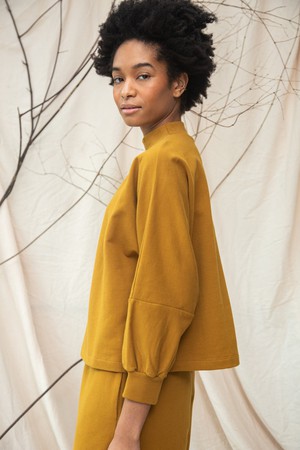 Maiya Organic Cotton Felpe Sweatshirt in Ochre from Beaumont Organic