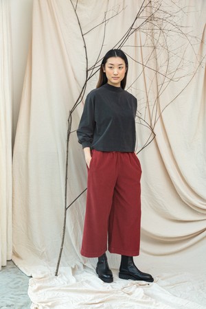 Maiya Organic Cotton Felpe Sweatshirt in Charcoal Stonewash from Beaumont Organic