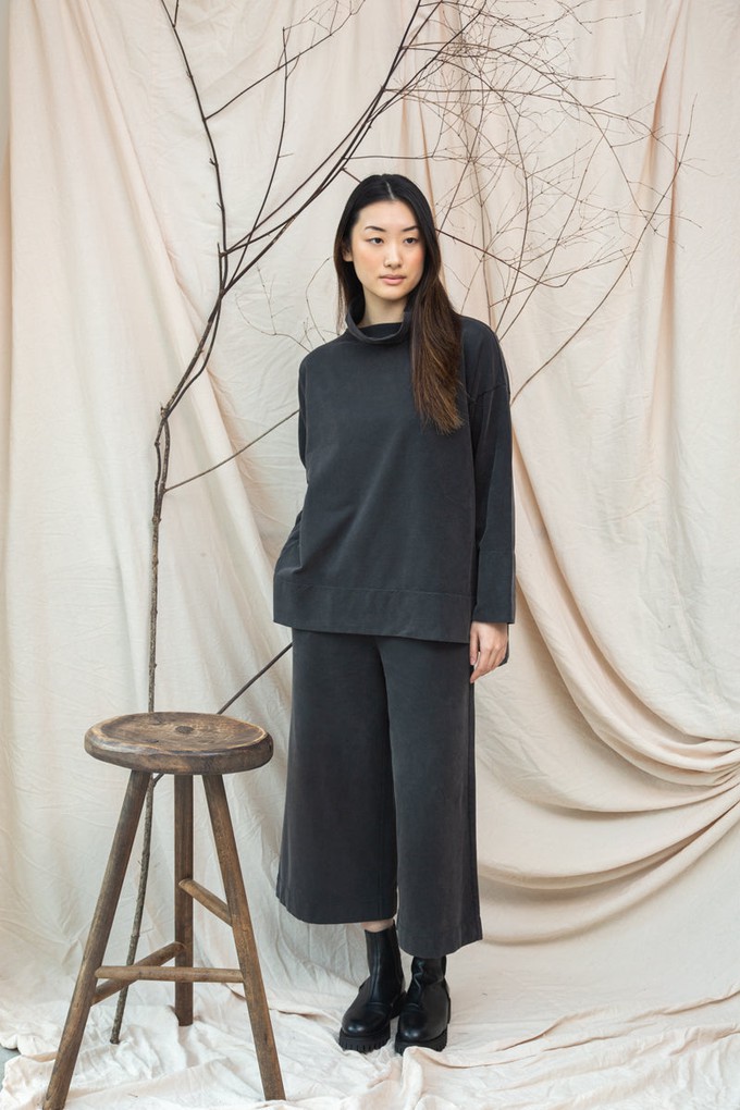 Glenn Organic Cotton Felpe Sweatshirt in Charcoal Stonewash from Beaumont Organic