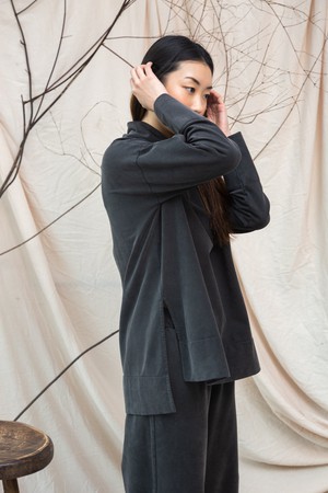 Glenn Organic Cotton Felpe Sweatshirt in Charcoal Stonewash from Beaumont Organic