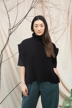 Kanon Recycled Wool Knitted Vest in Black from Beaumont Organic