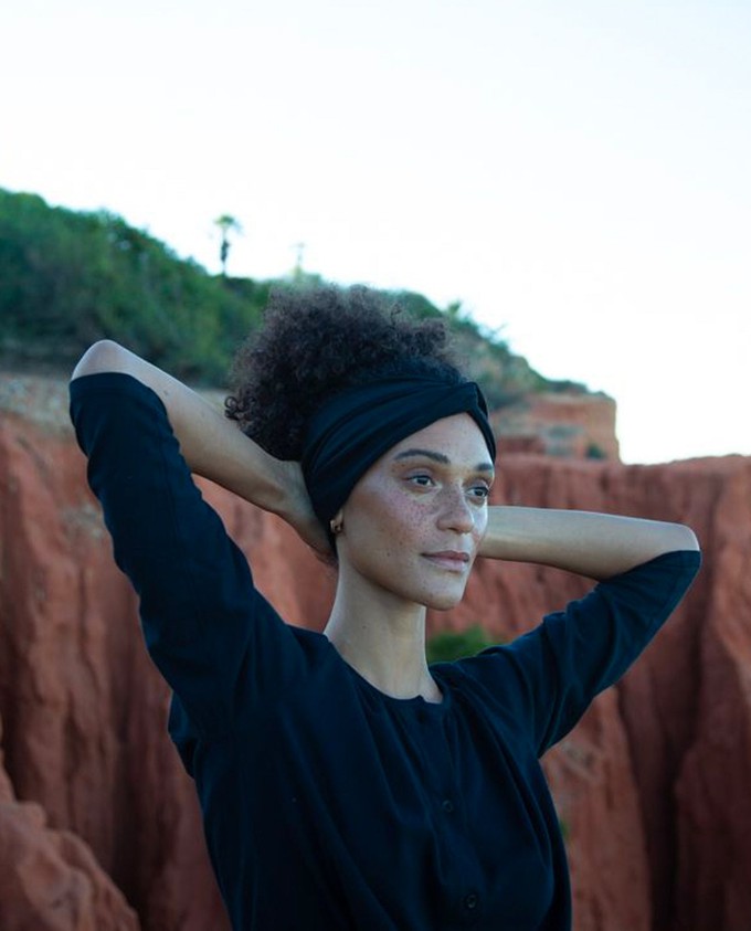 Anjalina Organic Cotton Yoga Stretch Headband in Black from Beaumont Organic