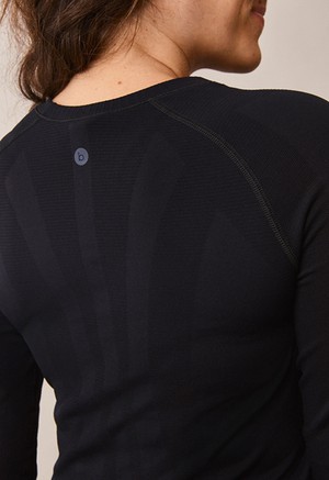 Long-sleeved sports top from Boob Design