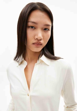 Nalaannia blouse - oatmilk from Brand Mission