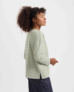 Yulia t-shirt -pine green/off white from Brand Mission