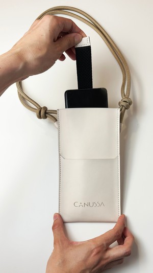 Move phone case - Cream from CANUSSA