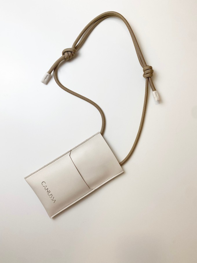 Move phone case - Cream from CANUSSA