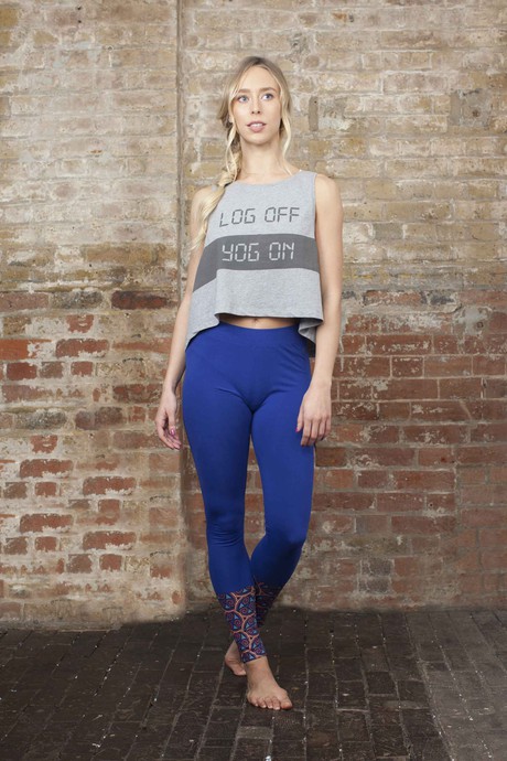 Grey Log Yog Crop €23.53